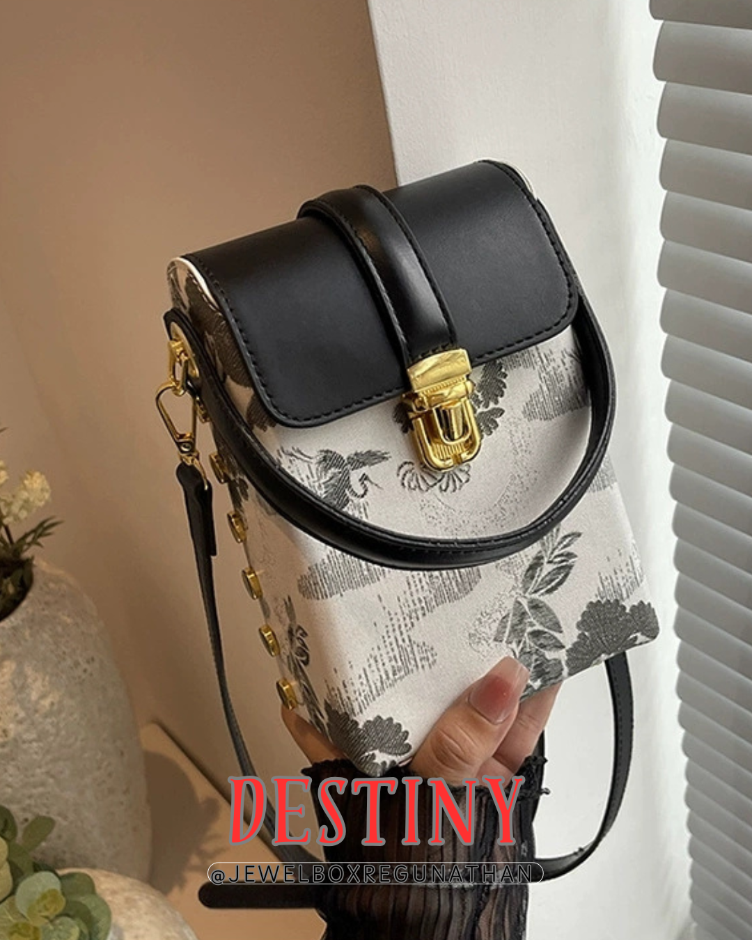 Destiny Box Sling